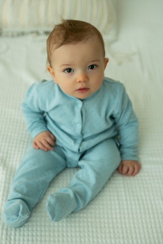 Przejdź do produktu Pajac niemowlęcy z 100% bawełny  z ażurowym wzorem - niebieski 