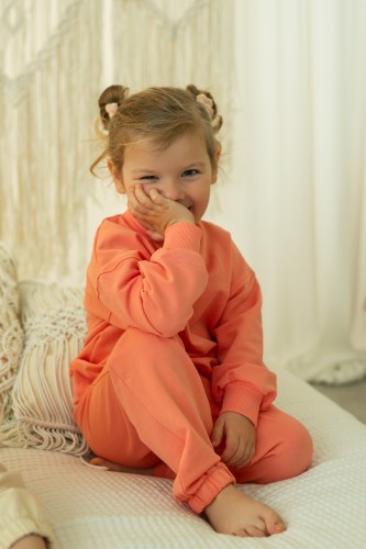 Przejdź do produktu Dres dziecięcy oversize 2-częściowy - łososiowy