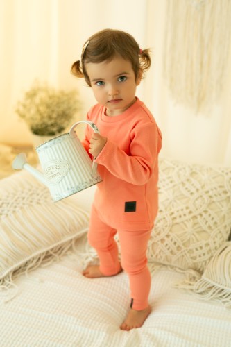 Przejdź do produktu Zestaw bluzka i leginsy z bawełny prążkowanej - łososiowy