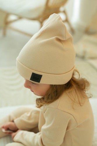 Przejdź do produktu Czapka z dzianiny prążkowej - maślana