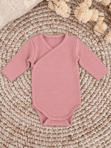 Przejdź do produktu Body kopertowe z 100% wełny merino - Zgaszony Róż